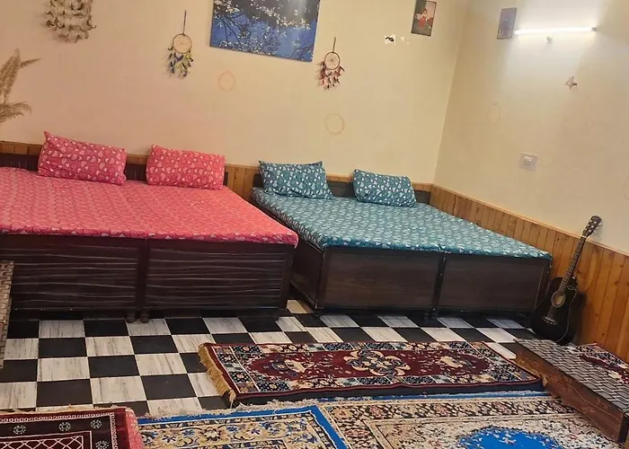 Shaanus Home Stay